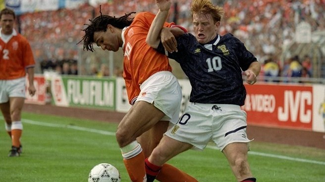 Ở bảng B, đội tuyển Hà Lan đã khẳng định được sức mạnh của mình với ngôi nhất bảng. Đội Đức chỉ xếp ở vị trí nhì bảng.